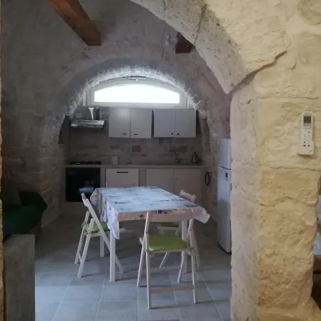 Trulli Manuela 2 Lantställe