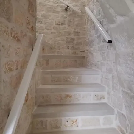 Trulli Manuela 2 * ロコロトンド